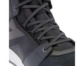 ΜΠΟΤΑΚΙΑ ΜΗΧΑΝΗΣ DAINESE - Suburb D-WP black/white/iron-gate -  ΜΠΟΤΑΚΙΑ ΜΗΧΑΝΗΣ DAINESE - Suburb D-WP black/white/iron-gate -