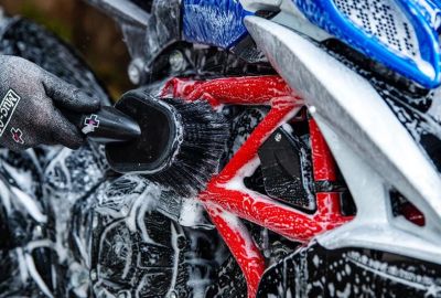 Πώς να Πλύνεις Σωστά τη Μοτοσυκλέτα σου – Οδηγός για Τέλειο Καθαρισμό