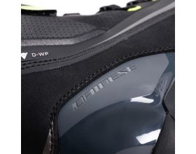 ΜΠΟΤΑΚΙΑ ΜΗΧΑΝΗΣ DAINESE - Herian D-WP black/white/yellow -  ΜΠΟΤΑΚΙΑ ΜΗΧΑΝΗΣ DAINESE - Herian D-WP black/white/yellow -