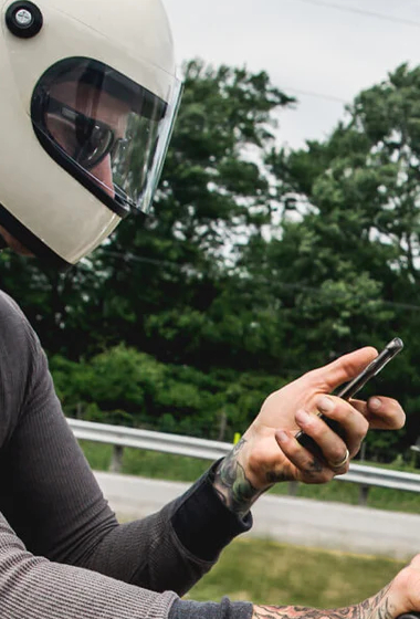 Χρήση κινητού στο δρόμο