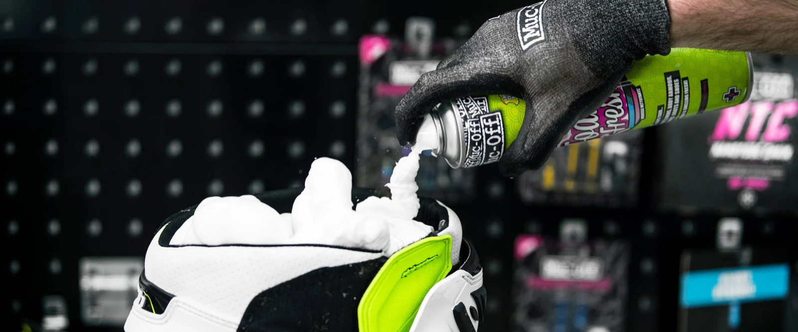 Muc-Off Foam Fresh 400ml αφρός καθαρισμού για κράνος και εξοπλισμό